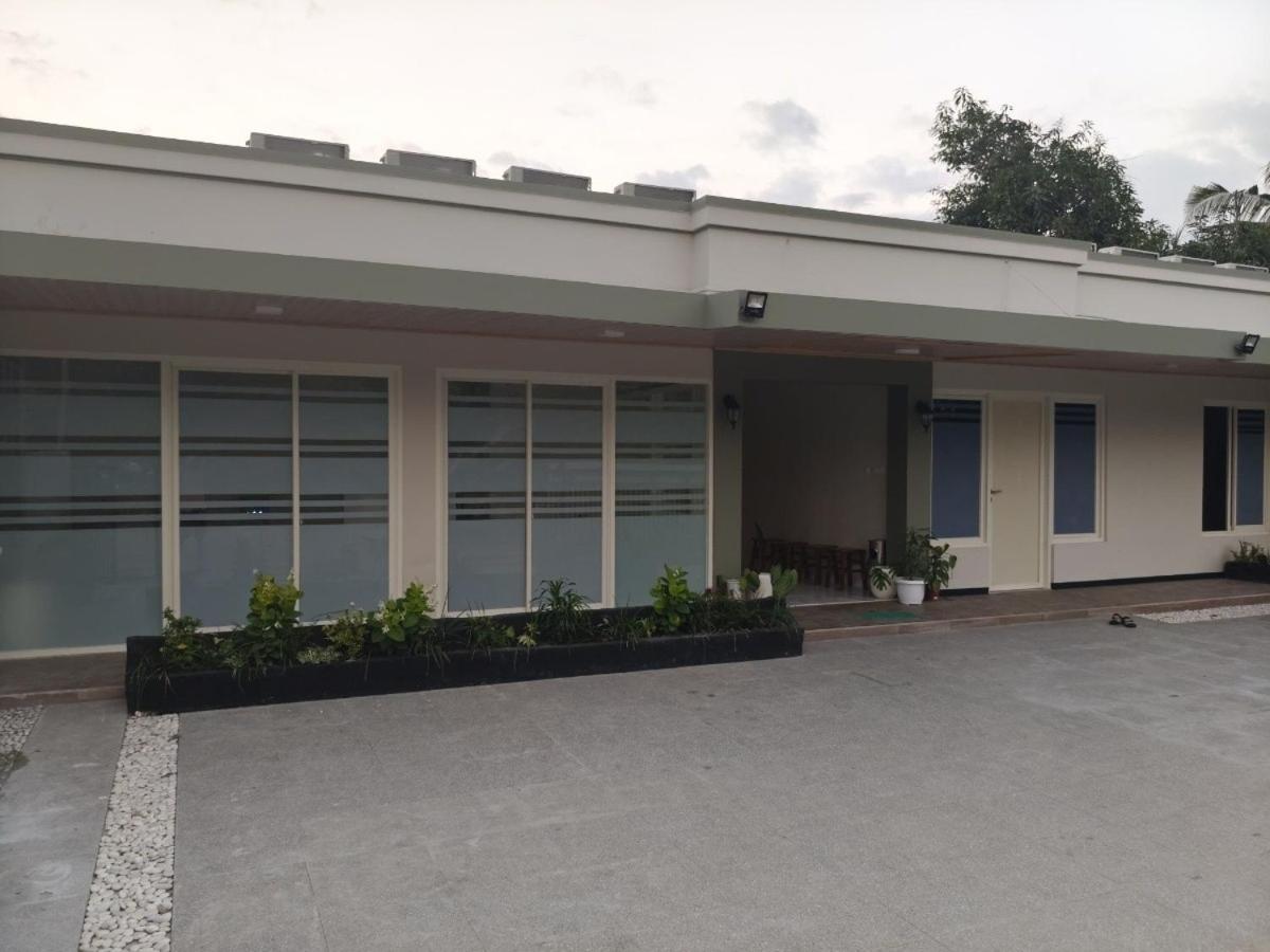 El Nipa Hotel 纳闽巴霍 外观 照片