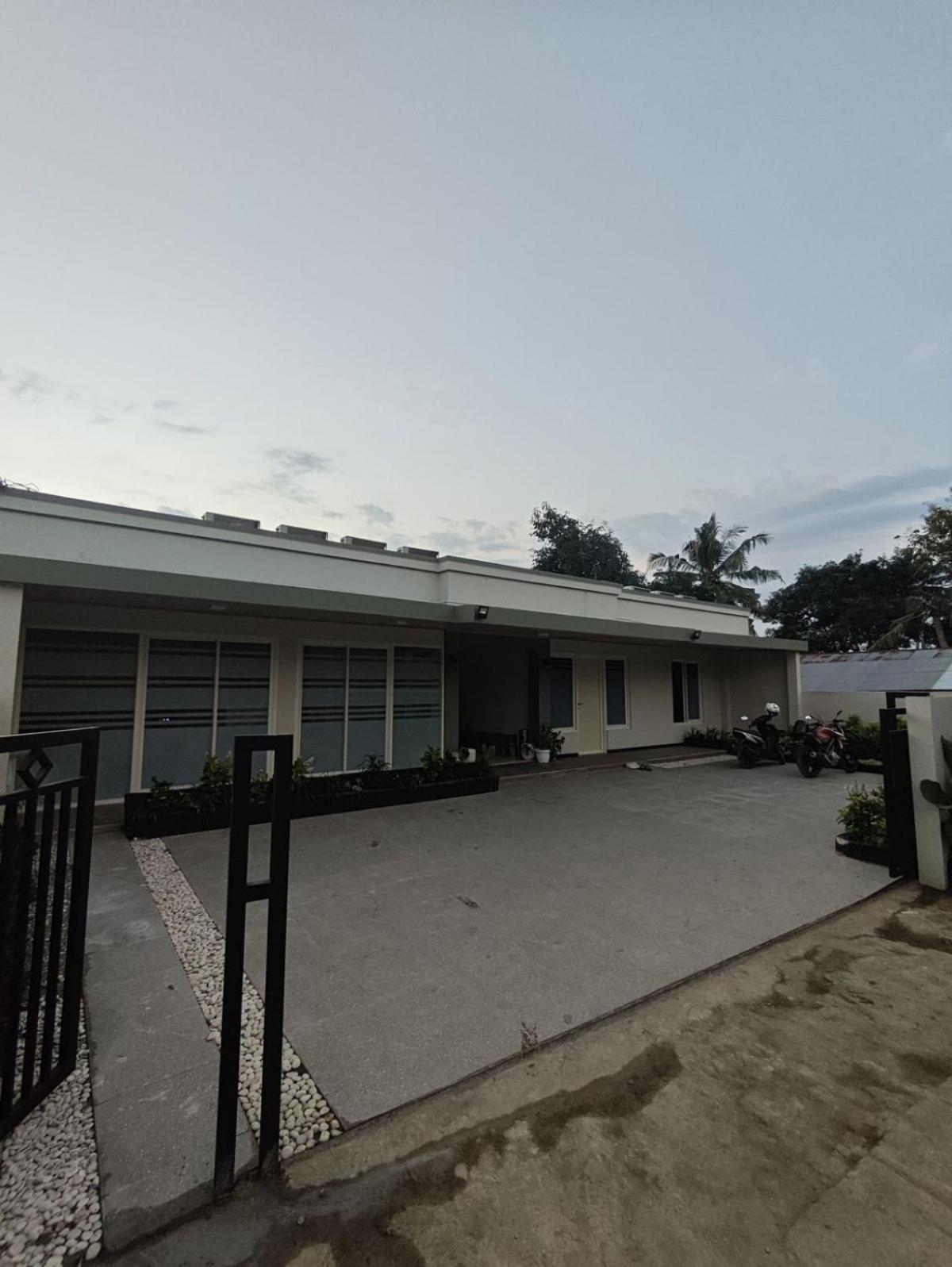 El Nipa Hotel 纳闽巴霍 外观 照片